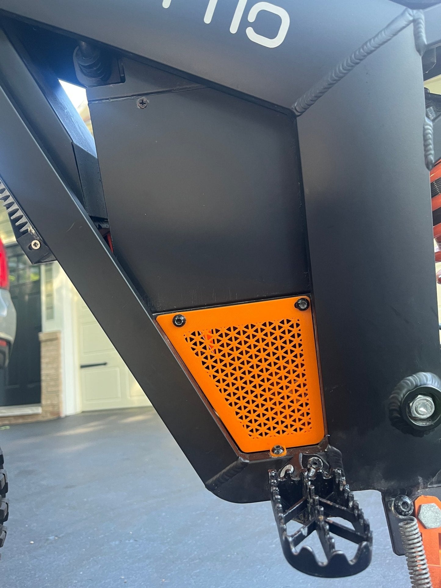 Tuttio Motor Cover Panels