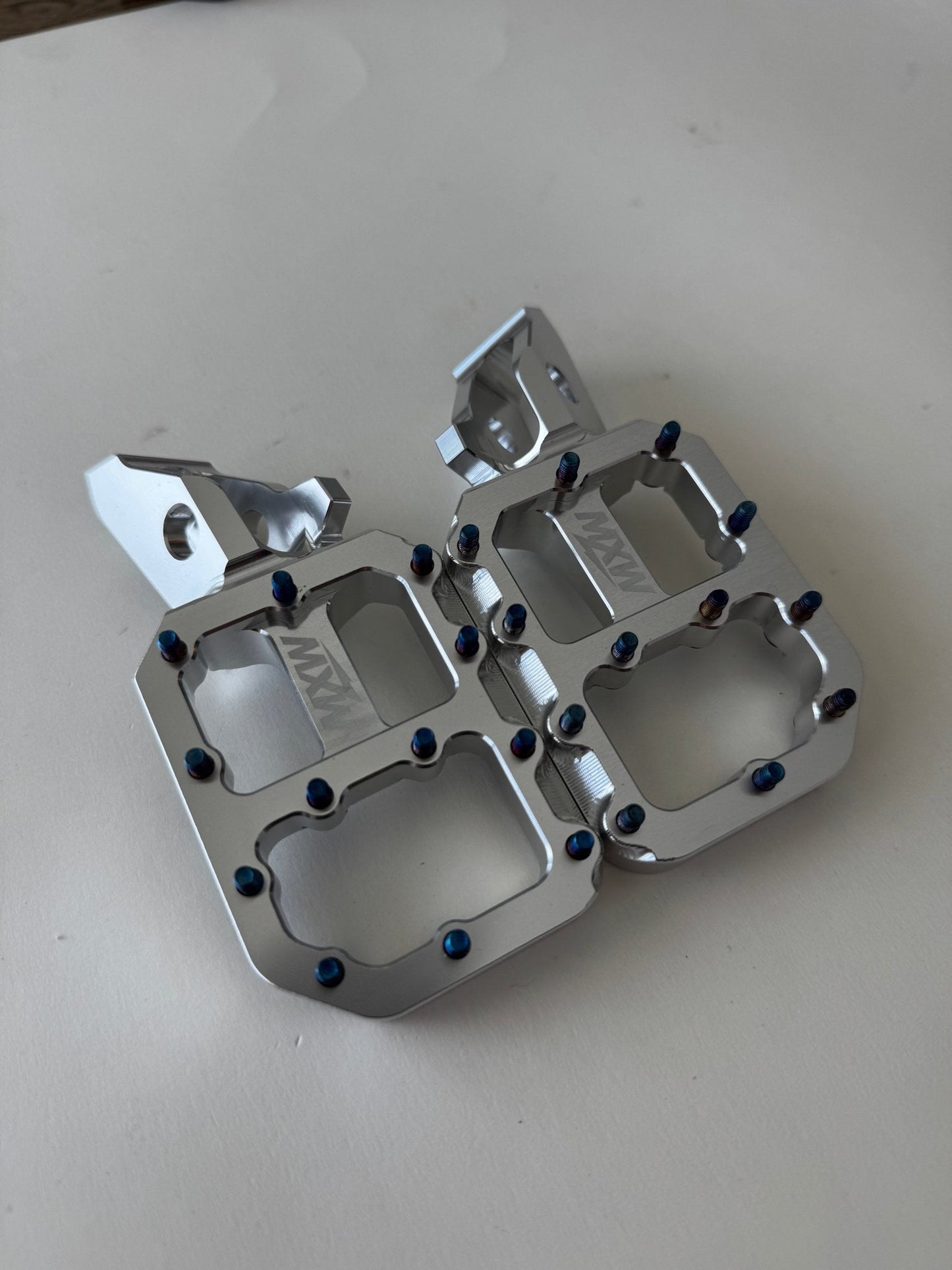 Chrome Wide Pegs