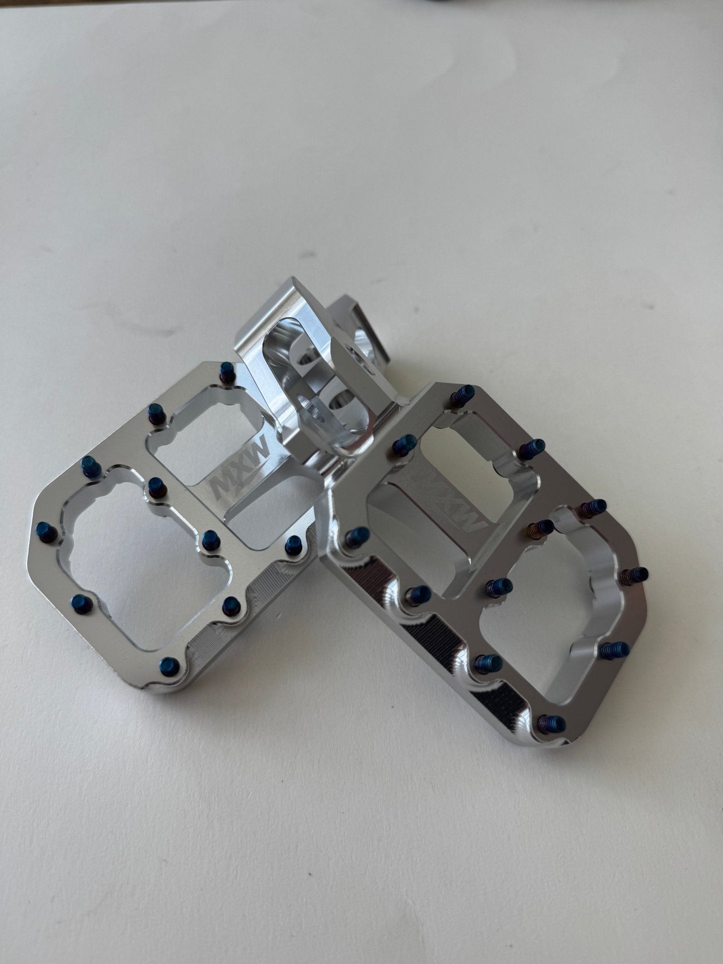 Chrome Wide Pegs
